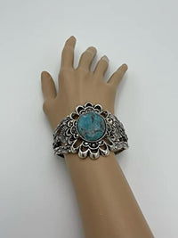 Cowgirl Chic Statement Western Burnished Silver Tone Flower With Turquoise Howlite Semi Precious Stone Stretch Bracelet, 7.5"