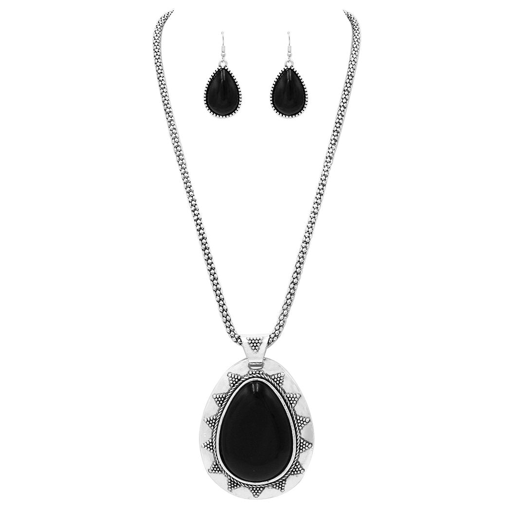 Western Style Silver Tone Teardrop Concho Medallion with Natural Howlite Necklace Earrings Set, 26"+3" Extension (Black)